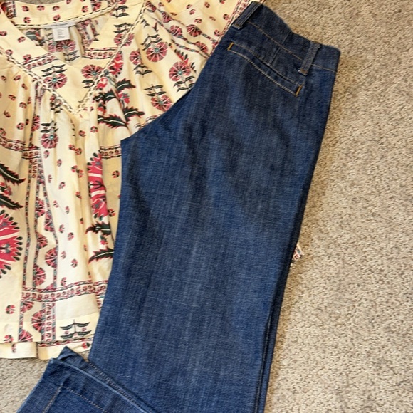 Low Rise GAP Capris - Picture 4 of 7